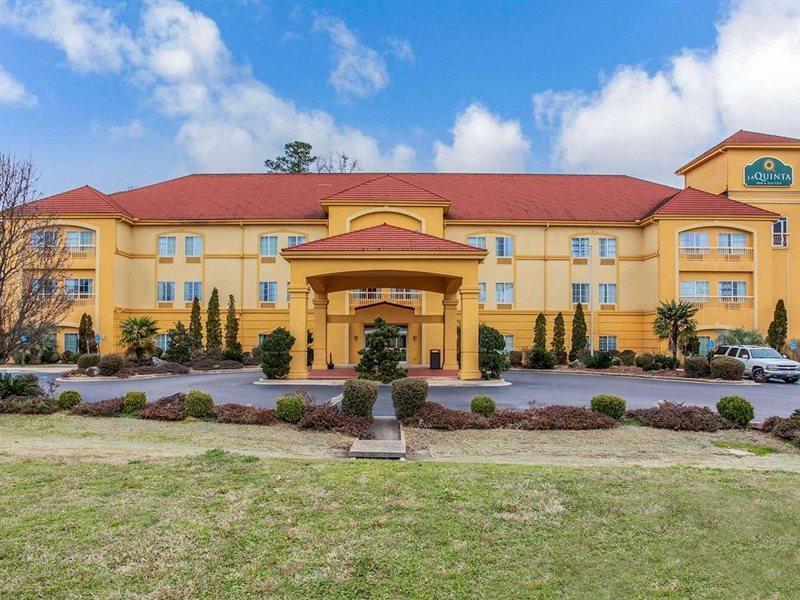 La Quinta Inn & Suites Fultondale Exterior photo
