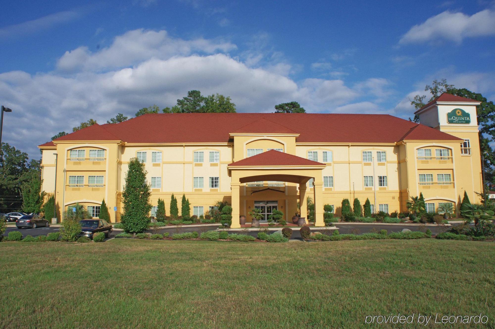 La Quinta Inn & Suites Fultondale Exterior photo